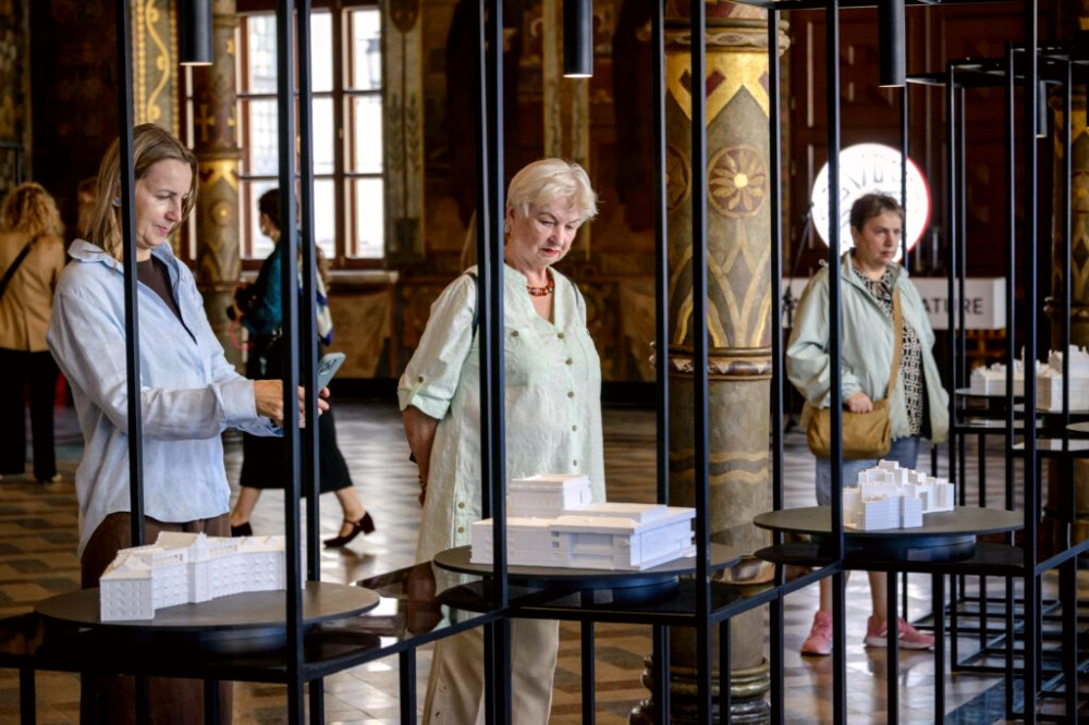 7729 image for slide