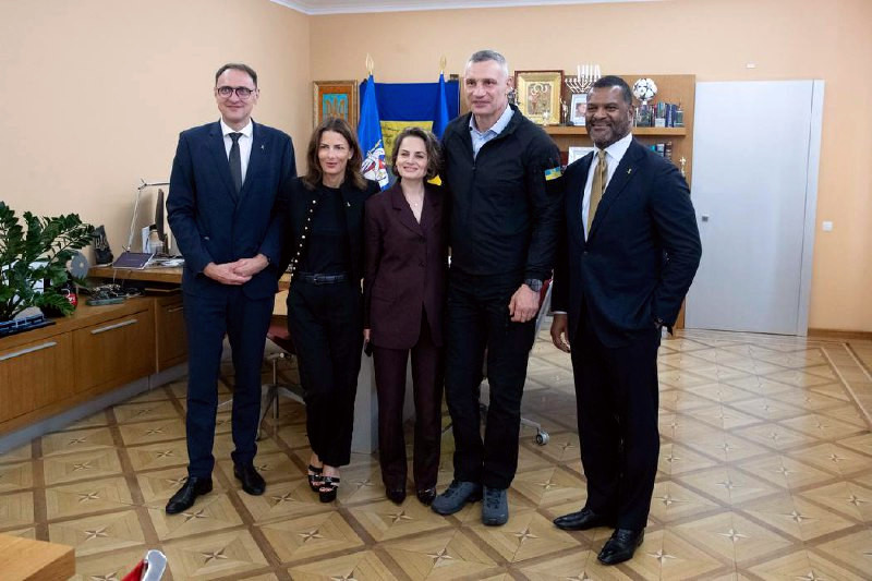 8072 image for slide