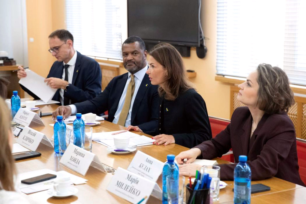 8076 image for slide