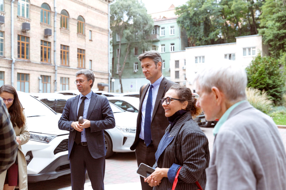 8568 image for slide