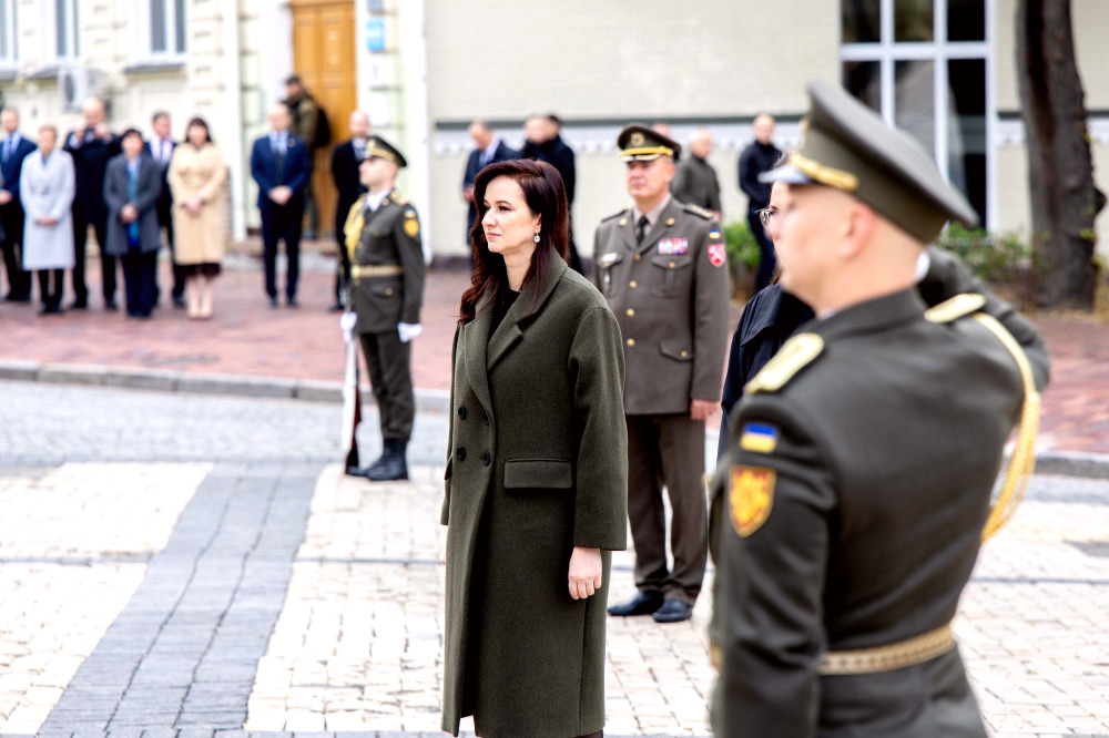 8880 image for slide