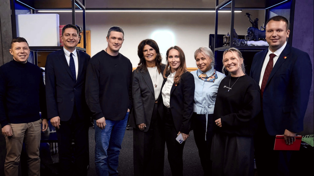 8939 image for slide